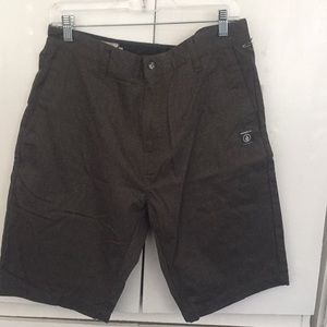 Size 32 Volcom Corpo Class shorts